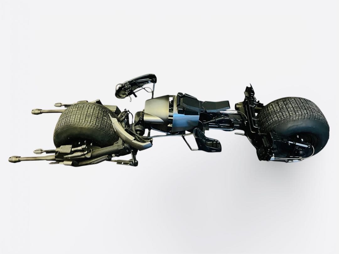 HOTTOYS BATPOD & BATMAN セット