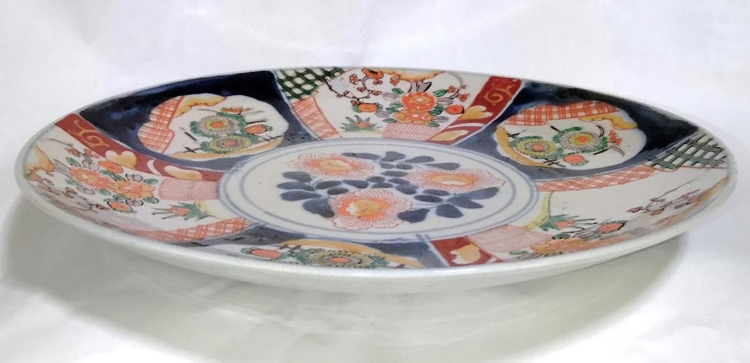 大皿 『椿・菊・梅 (中央丸・周囲六面)』 古伊万里 Aa-110
