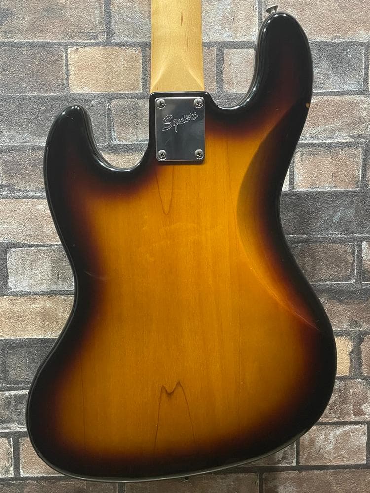 Fender/Squier ジャズベース サンバースト 純正ケース付
