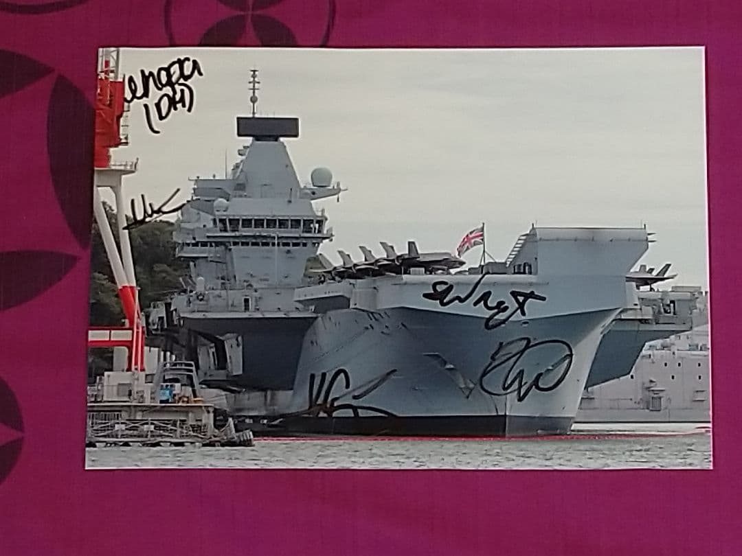 イギリス海軍プリンス・オブ・ウェールズ乗組員直筆サイン&生写真