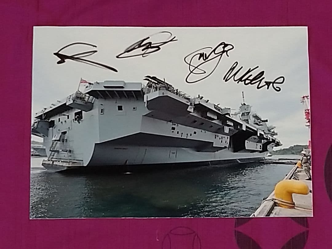 イギリス海軍プリンス・オブ・ウェールズ乗組員直筆サイン&生写真