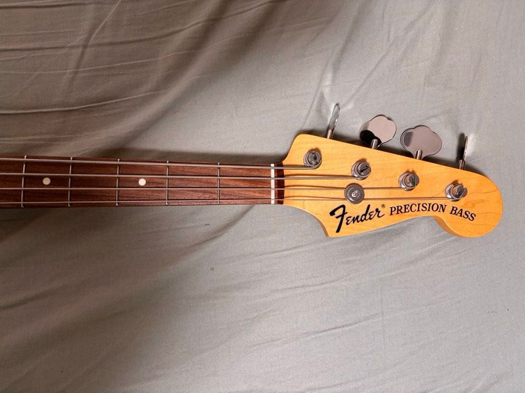 ベース SCANDAL TOMOMI PRECISION BASS [Fender]