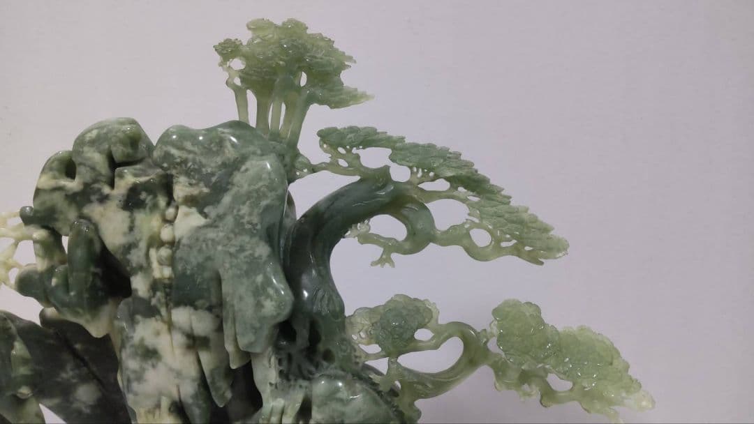 玉石 玉製 翡翠　東洋彫刻　鶴 置物 縁起物