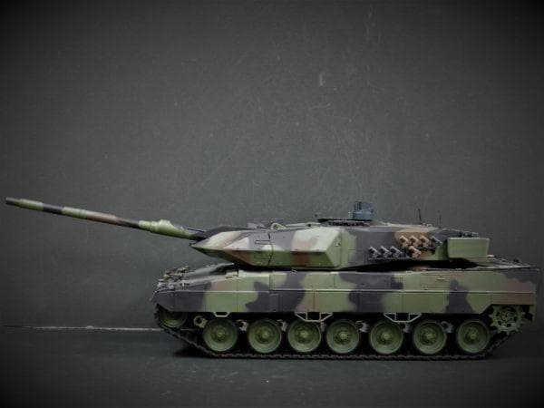 Henglong（ヘンロン）1/16 レオパルト2 A6 技術基準適合証明済