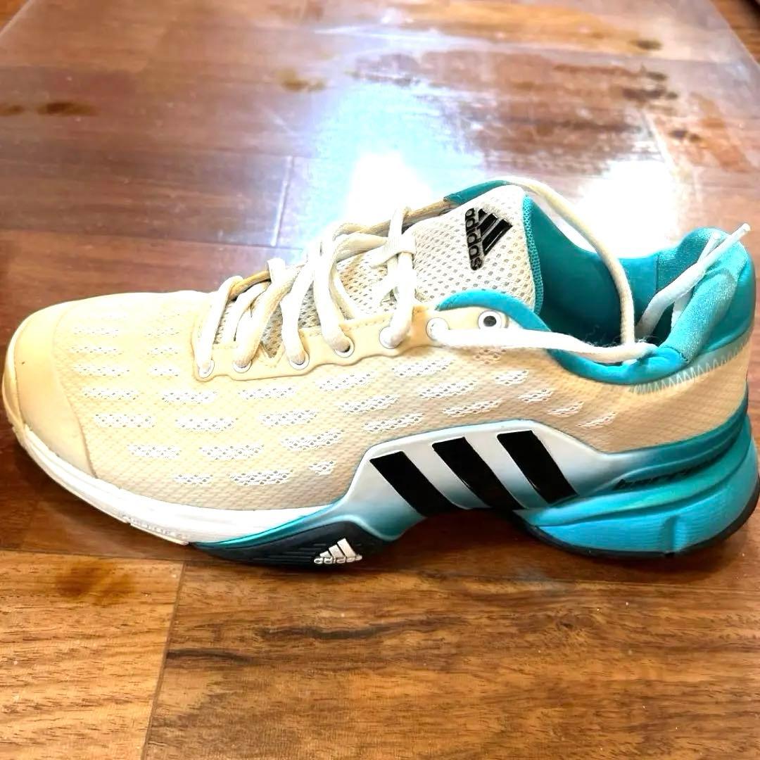 adidas テニスシューズ ホワイト/ターコイズ　オムニコート用　25.5㌢