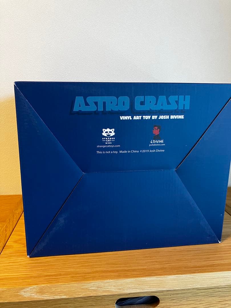 ASTRO CRASH BY JOSH DIVINEフィギュア 鉄腕アトム