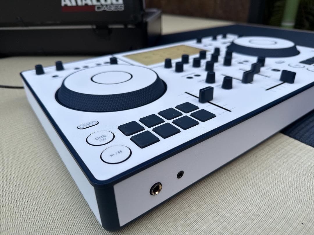 【美品｜ケース付】 OMNIS-DUO｜バッテリー駆動・スタンドアロンDJ