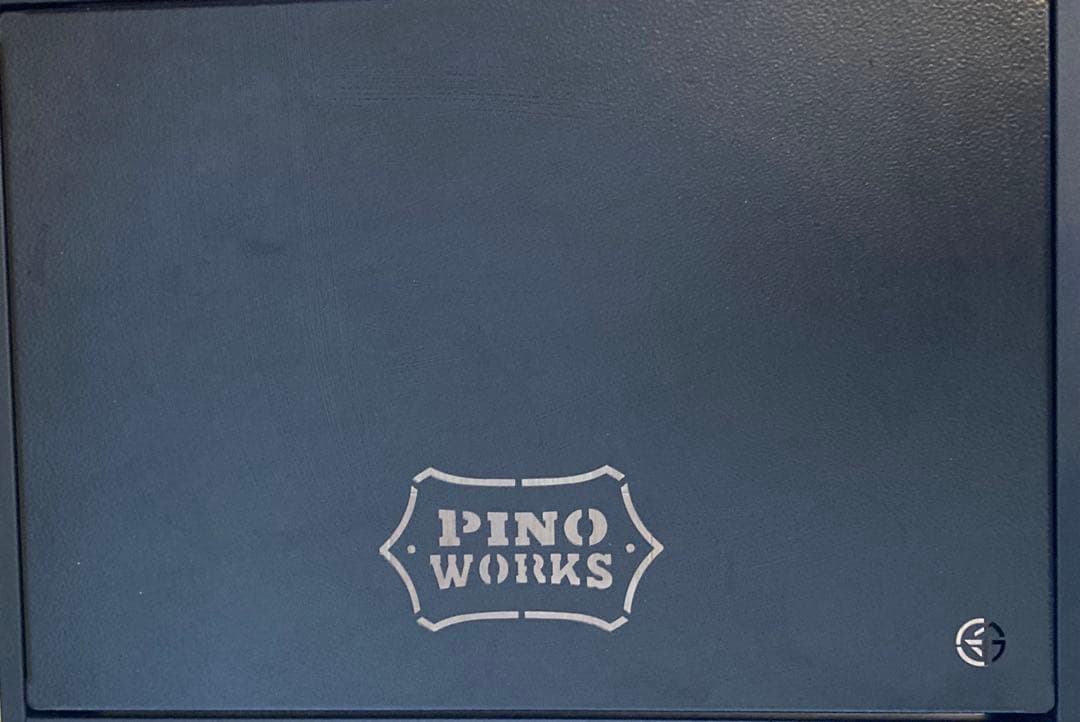 ブラックデザインアイアンプレート　PINOWARKS