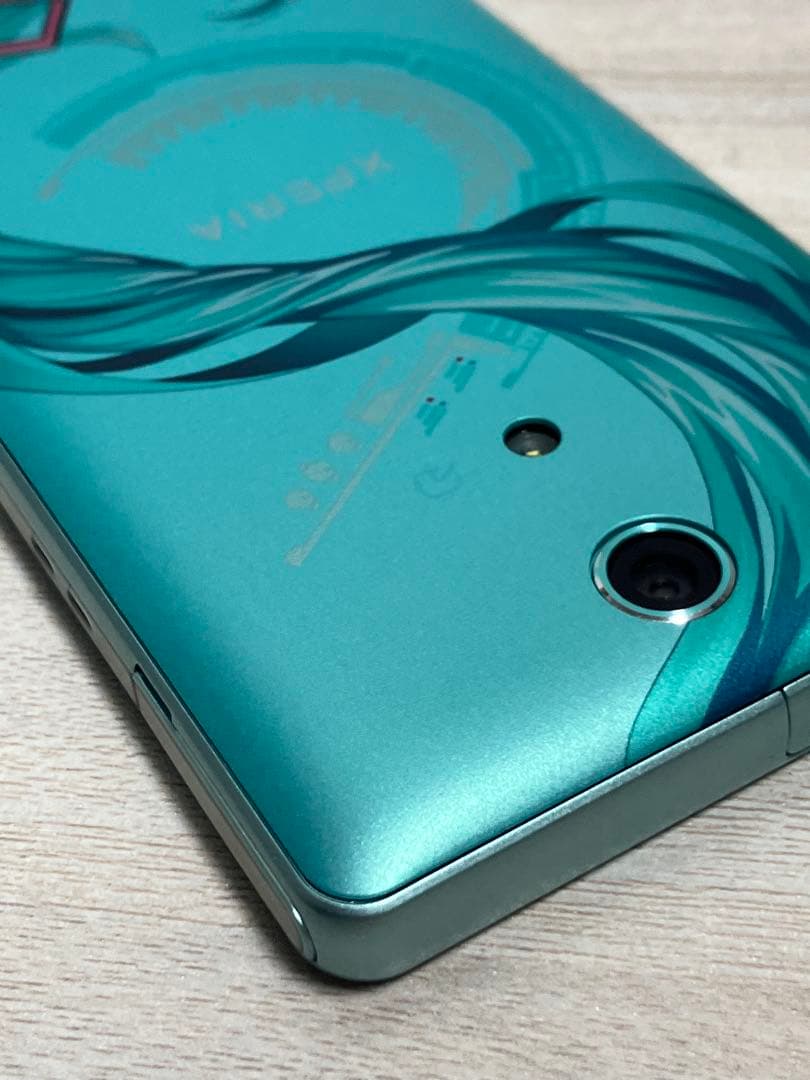 Xperia feat. 初音ミク SO-04E