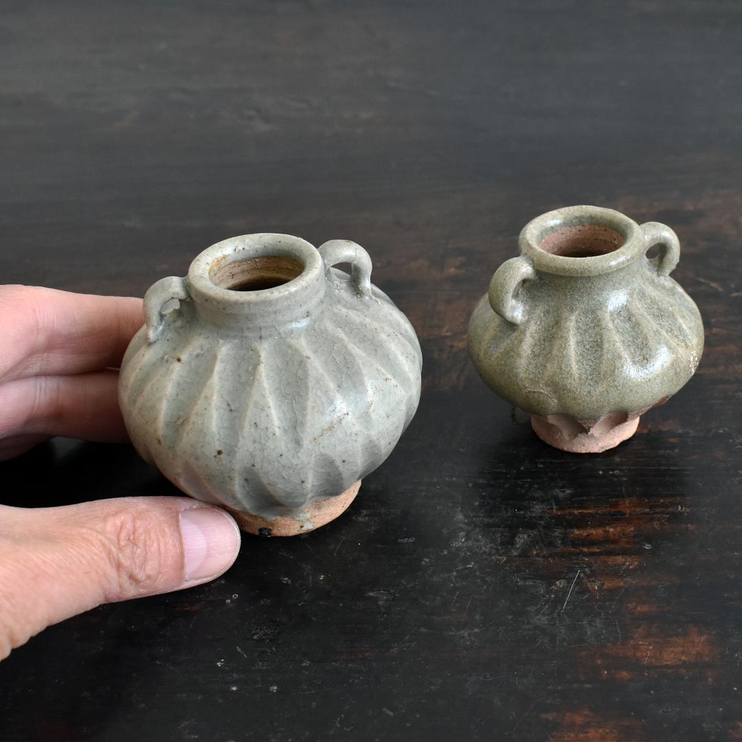 15～16世紀 東南アジア タイ宋胡録青磁鎬文双耳小壺2点セット スンコロク