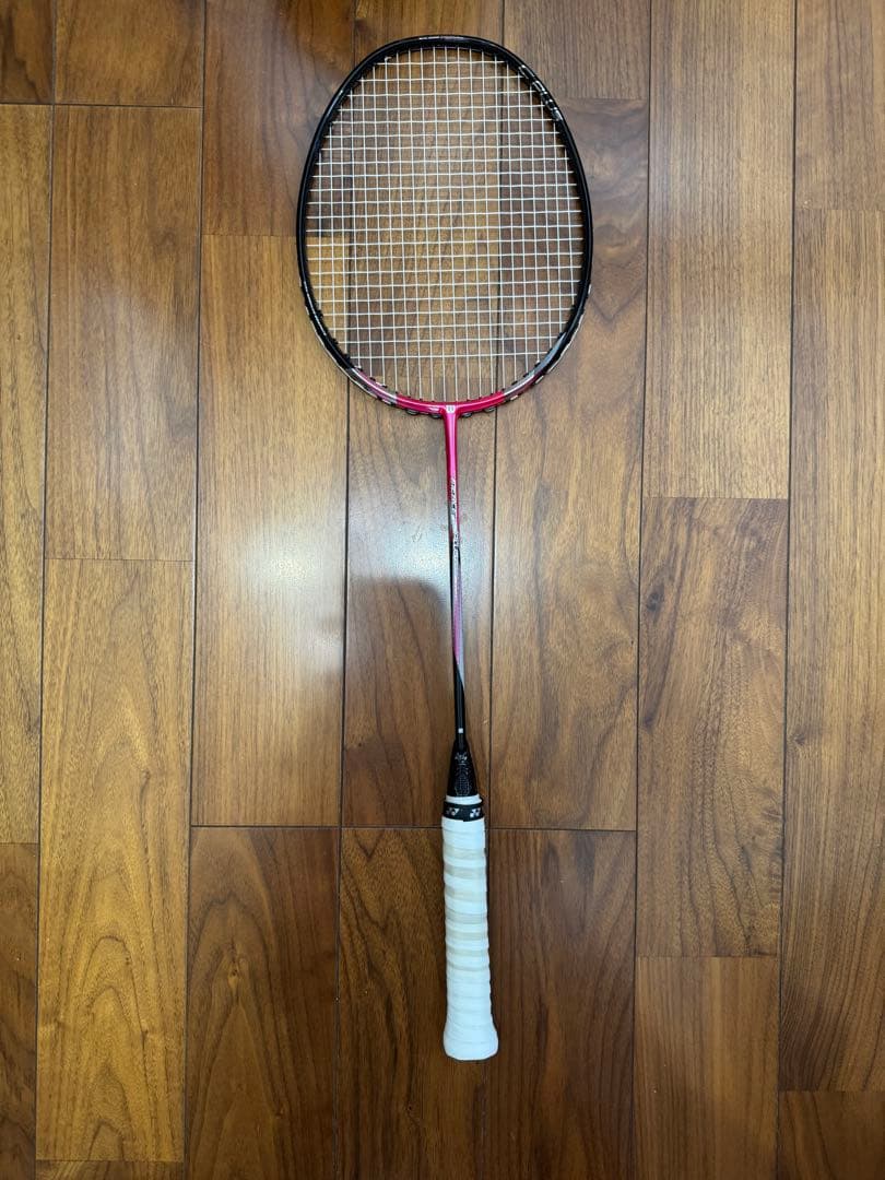 Wilson バドミントンラケット 黒とピンク