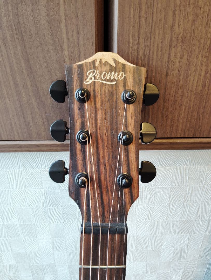 Bromo (ブロモ)　BAT1M　アコースティックギター　トップ単板