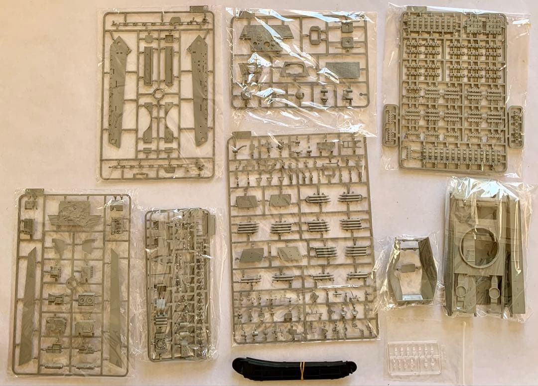 キングタイガー フルインテリア TAKOM製 1/35 戦車プラモデル 希少品