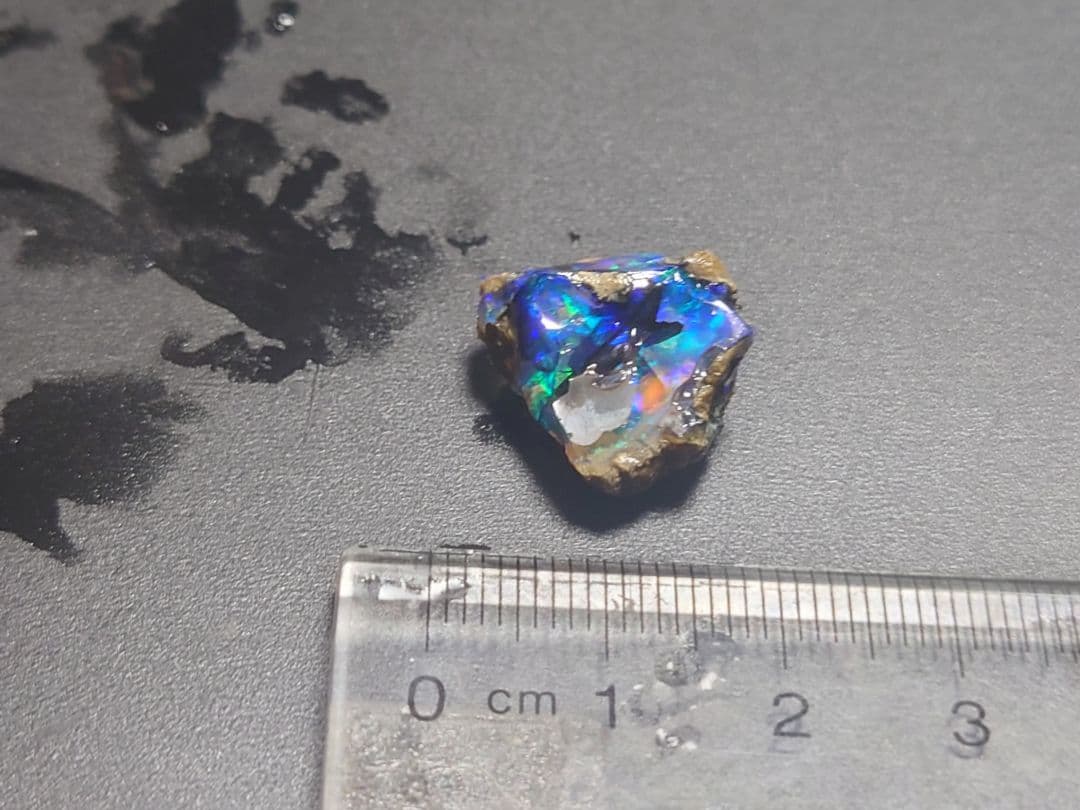 エチオピアウェロ産　オパール 原石 青色 鉱物標本　原石