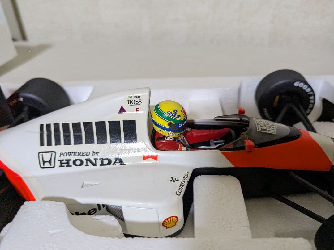 F1 アイルトン・セナ 1/18 マクラーレン MP4/5 1989年