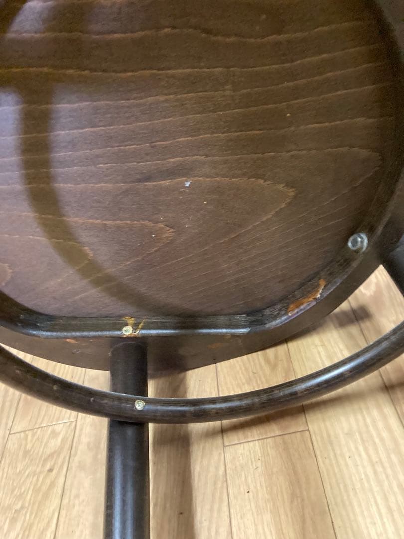 D 東ヨーロッパ　チェコ　椅子　チェア　アンティーク調　ヨーロピアン　木製　茶系