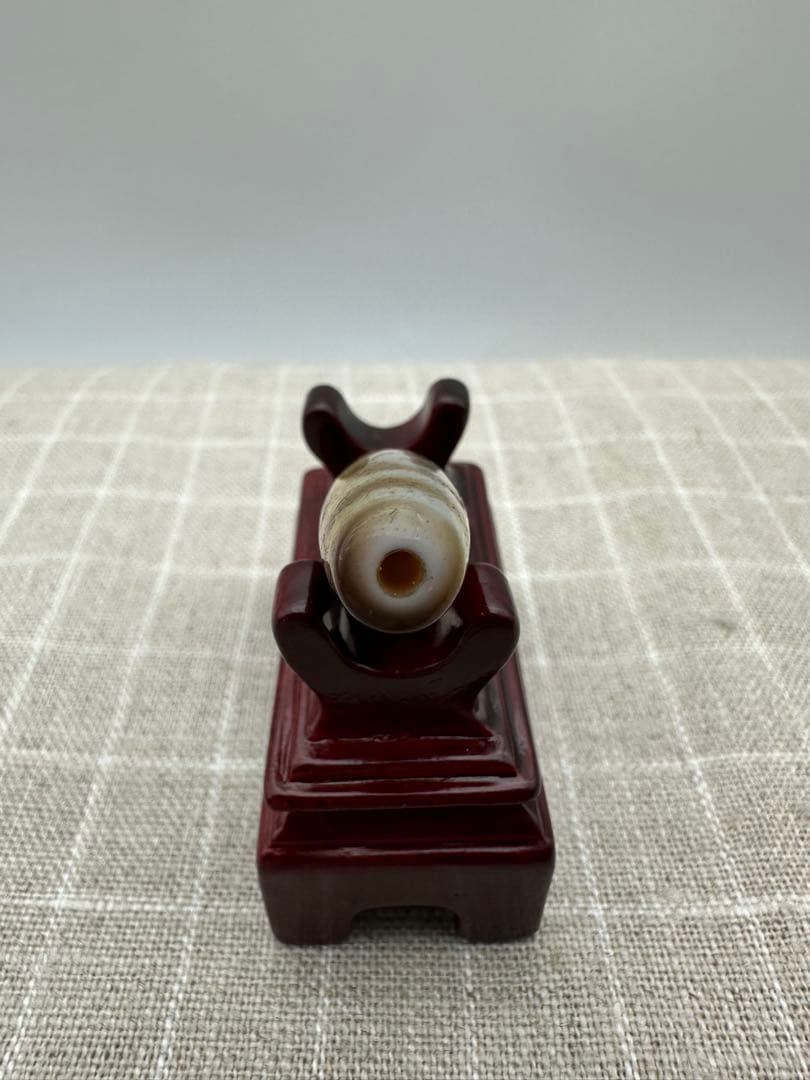 ☆天然石☆ 蔵伝 チベット 六眼天珠（風化硫黄天珠）極上品 珠を供養する 中号珠