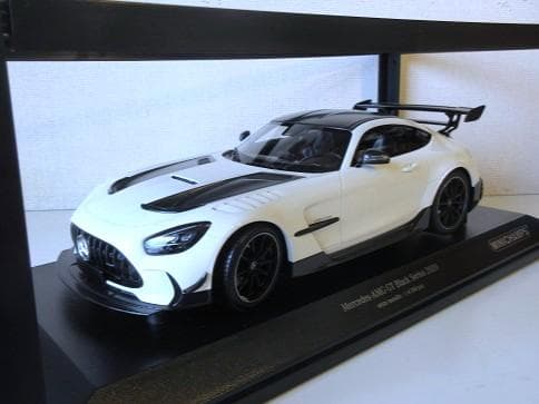 特価 MINICHAMPS 1/18 メルセデス AMG GT ブラックシリーズ