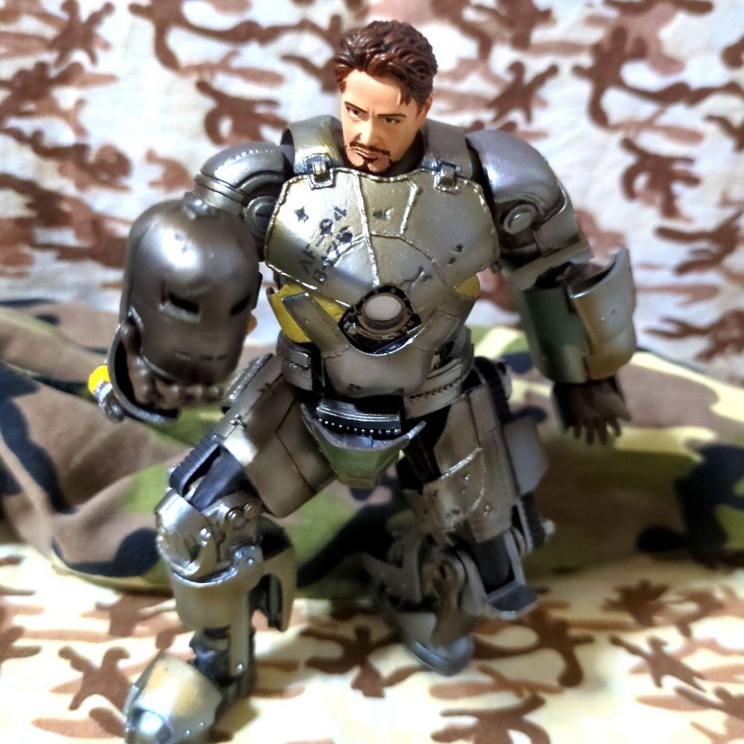 特撮リボルテック／ アイアンマン マーク1 【中古開封品•箱無】