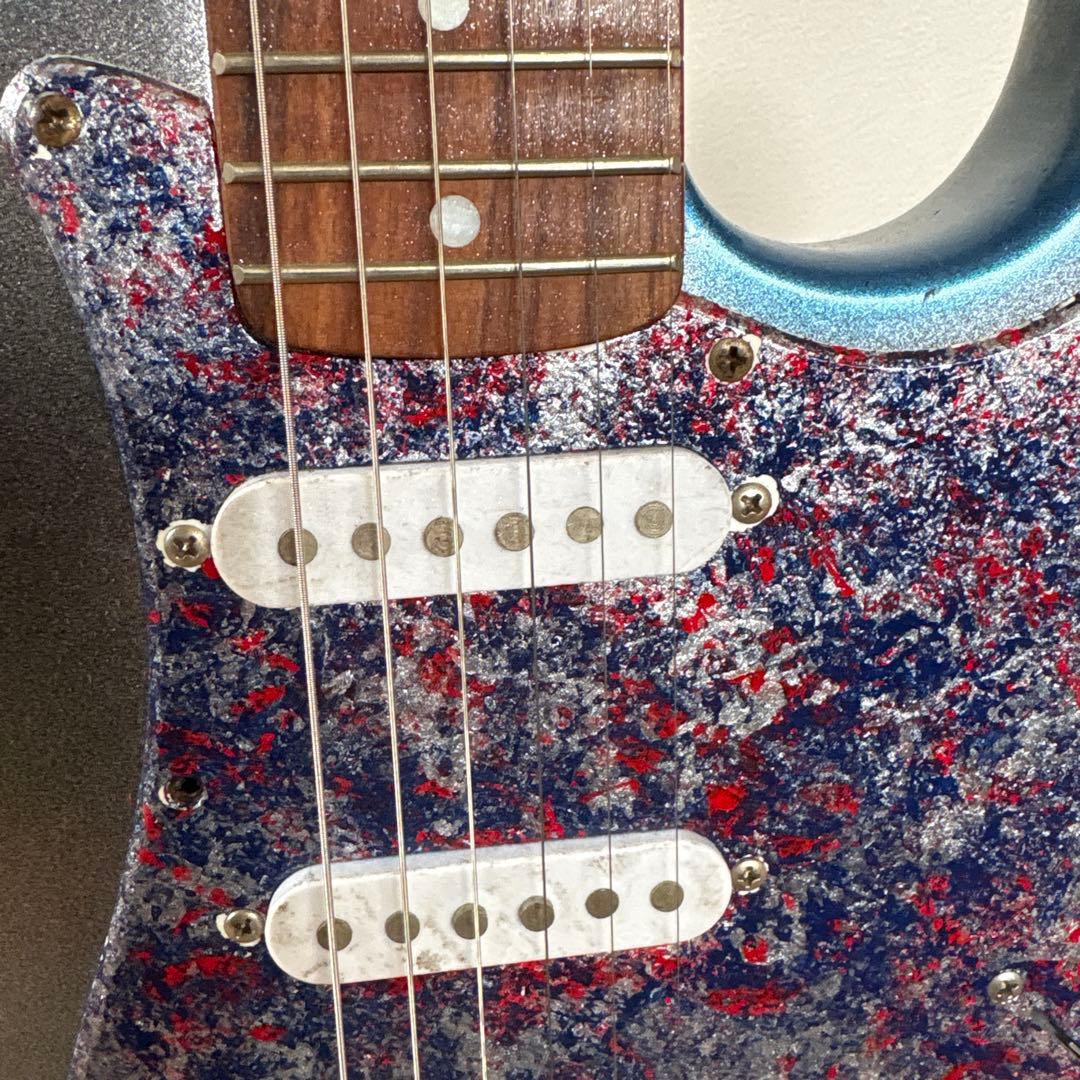 ストラトキャスタータイプ ジャパンビンテージギターになります。