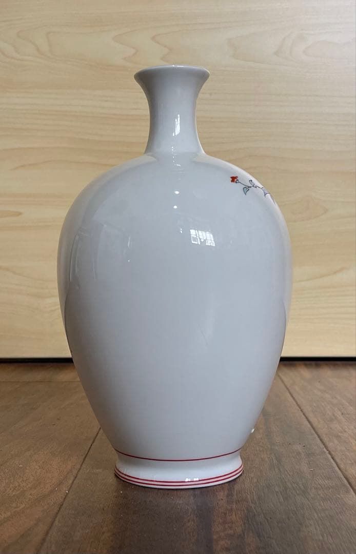 十三代 柿右衛門 作 銘 花鳥文瓶