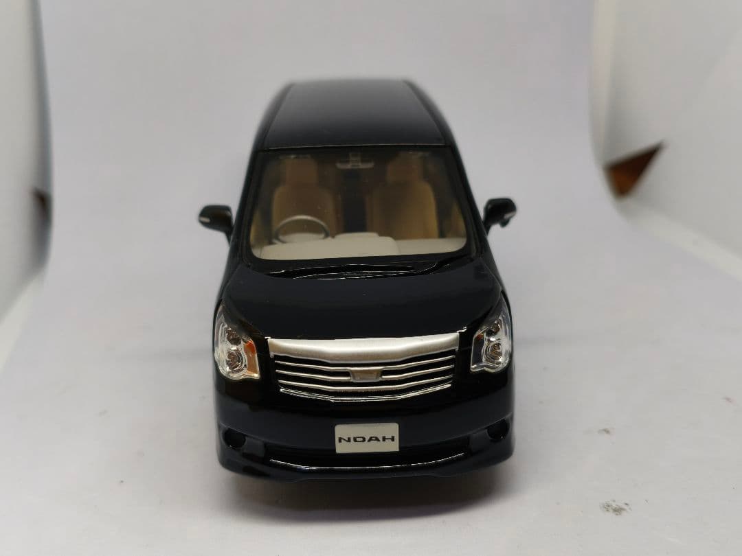 トヨタ ノア 70系 カラーサンプル 1/30 ミニカー 色見本 ブラック 黒