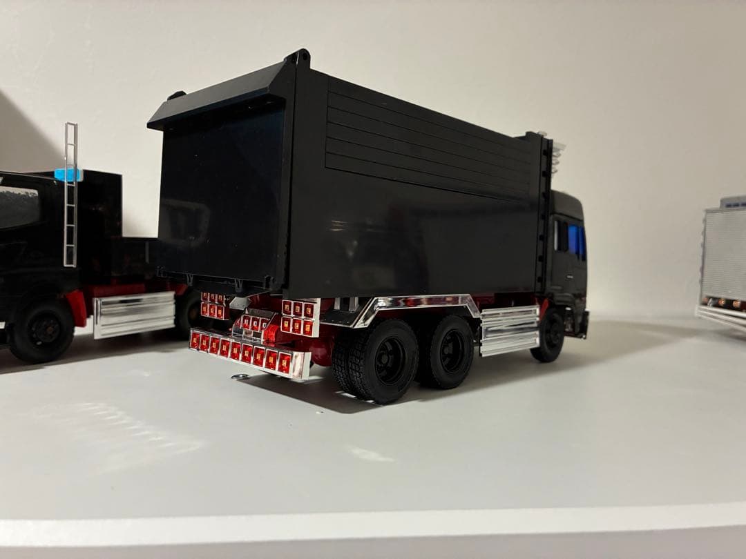 デコトラダンププラモデル二台セット