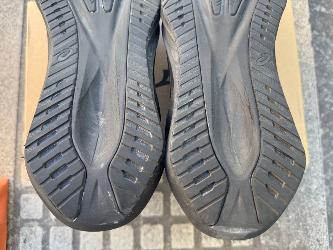 スパイク・シューズ ASICS novablast 5 28cm