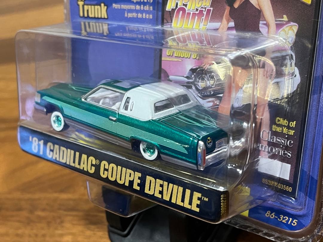 希少⬜︎レベル ローライダー 81キャデラック クーペ デビル ミニカー 1/64