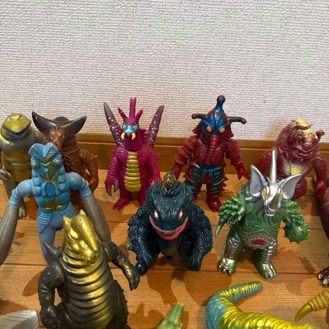 バンダイ　怪獣ソフビ　20体