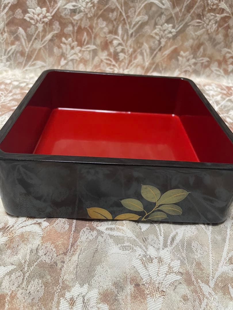 会津塗 三段重箱 天然木 うるし塗 草花蒔絵 黒塗り 漆器 正月 おせち 共箱付