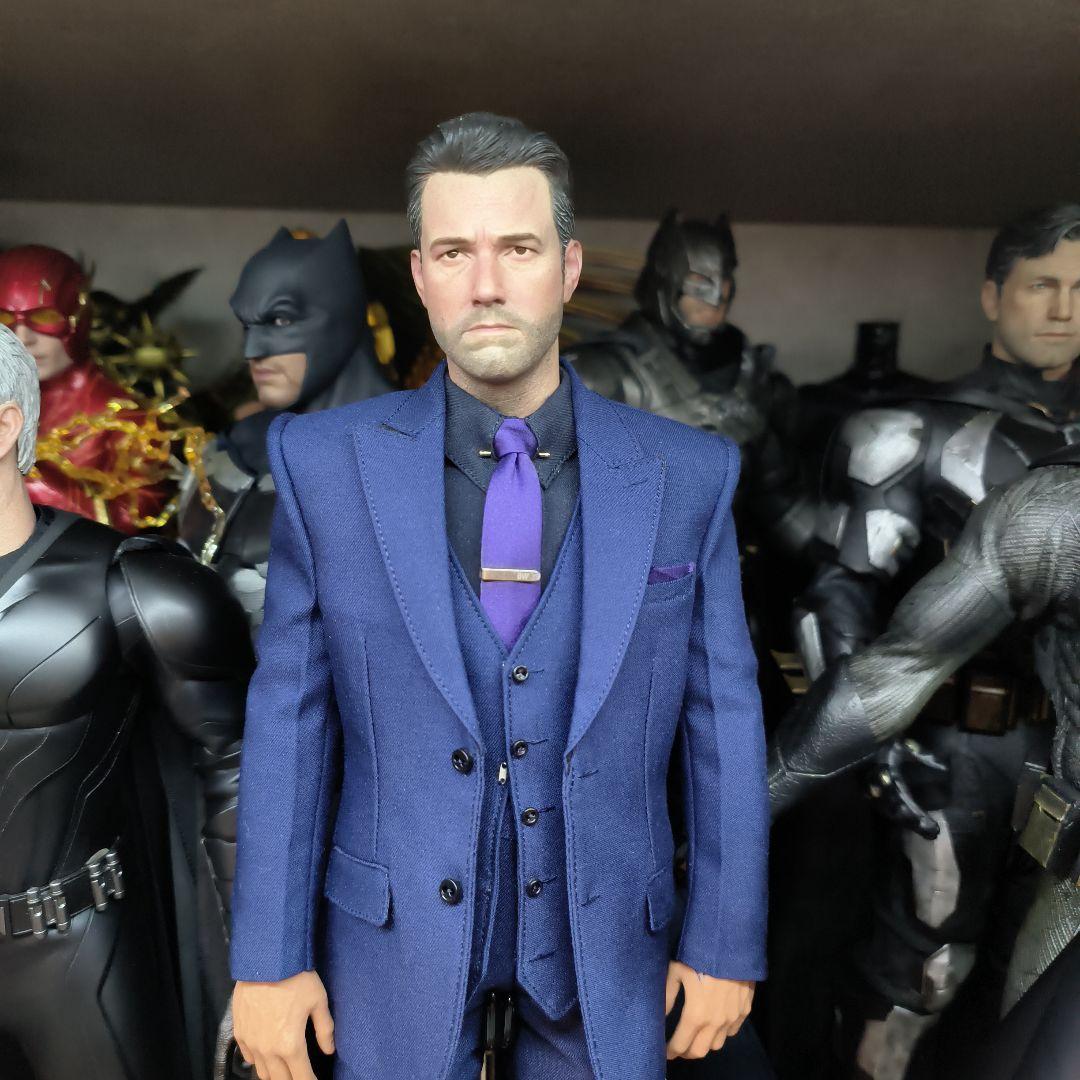 バットマン（ブルース・ウェイン）フィギュア カスタムスーツ