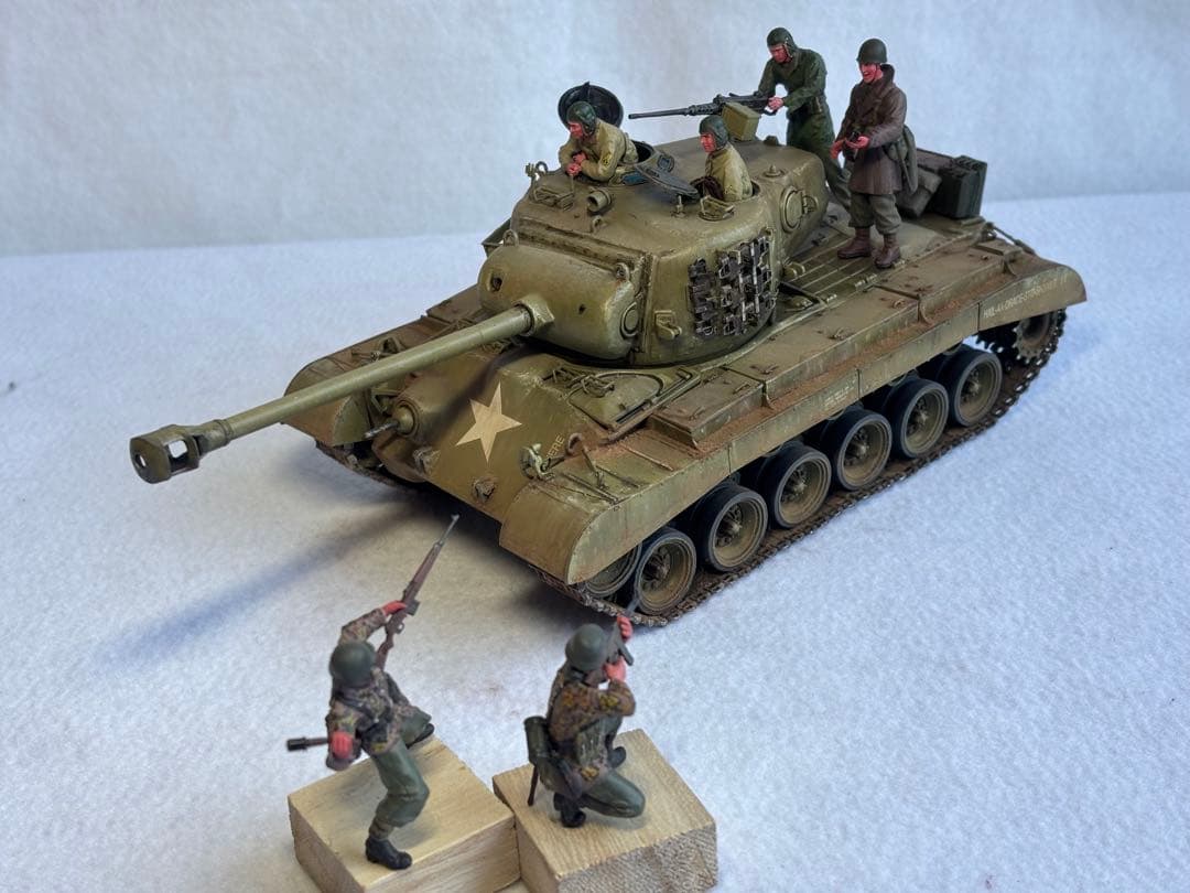 １／３５アメリカ軍M２６パーシング戦車プラモデル完成品
