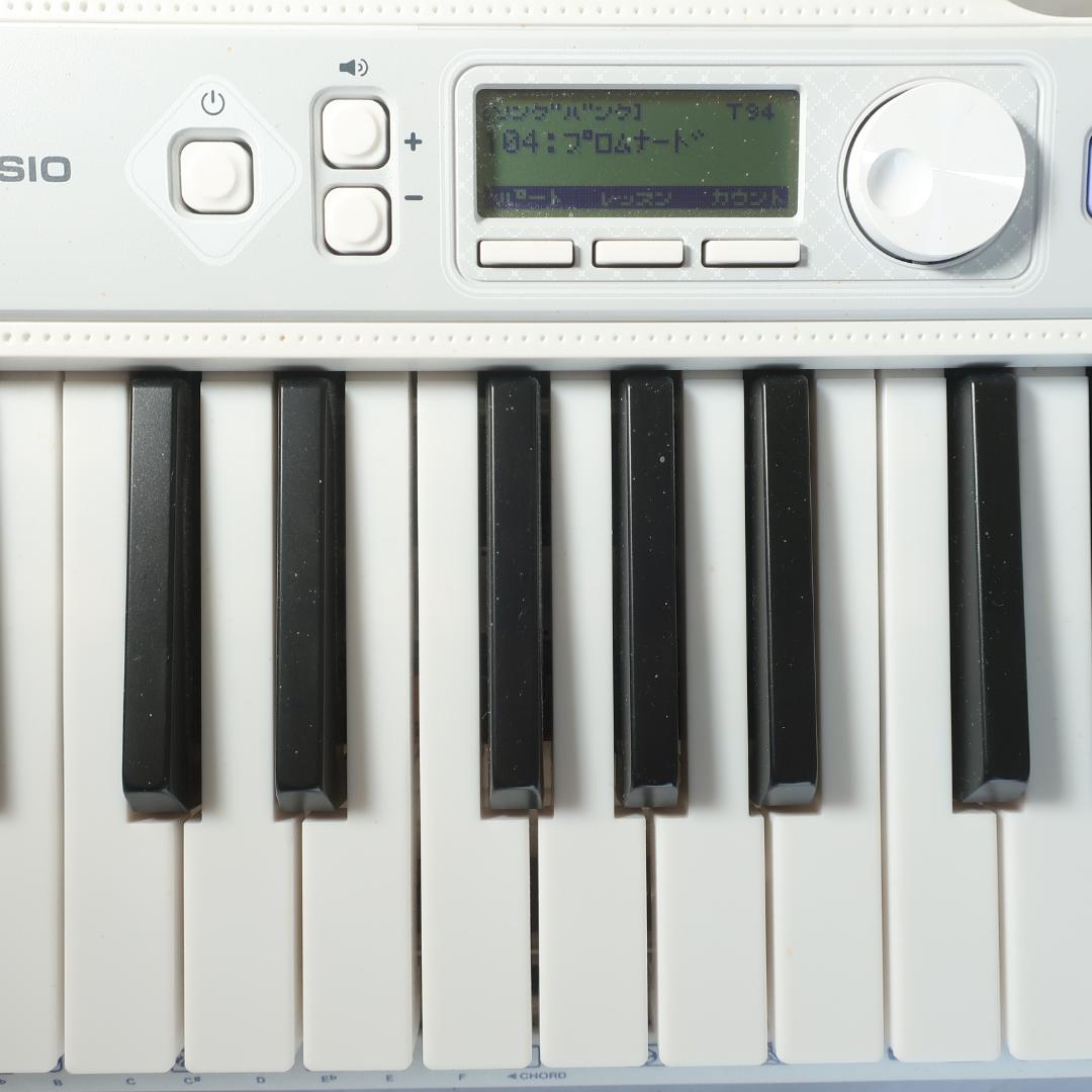 美品 2023年製 CASIO LK-330 光ナビゲーションキーボード 61鍵