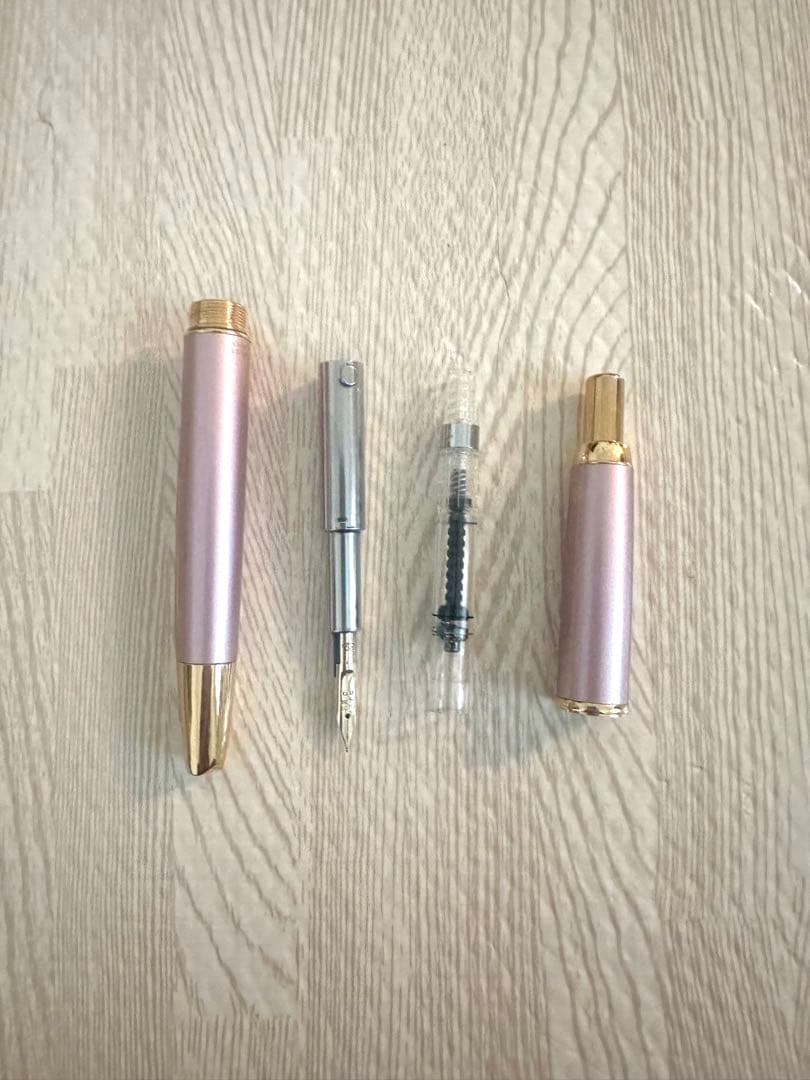 【限定品】キャップレスデシモ ピンク×ゴールド　（メタリックピンク）EFニブ