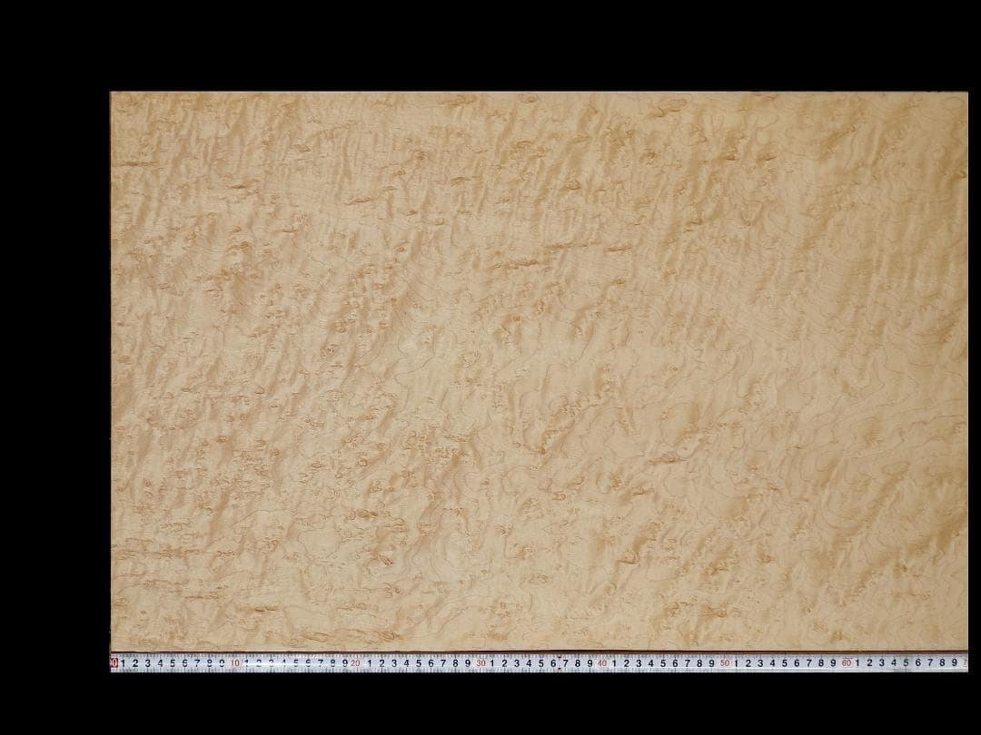 バーズアイメープル鳥眼杢目突板張りMDF板・1150㎜×450㎜×4㎜＝2枚