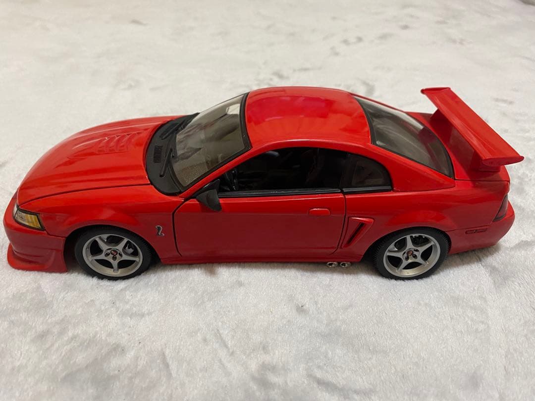 ミニカー Maisto MUSTANG SVT COBRA R (2000) 1/18
