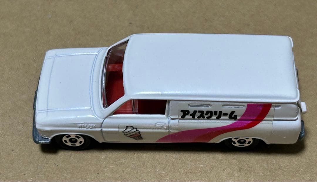 日本製 トミカ トヨタ ハイラックス アイスクリーム