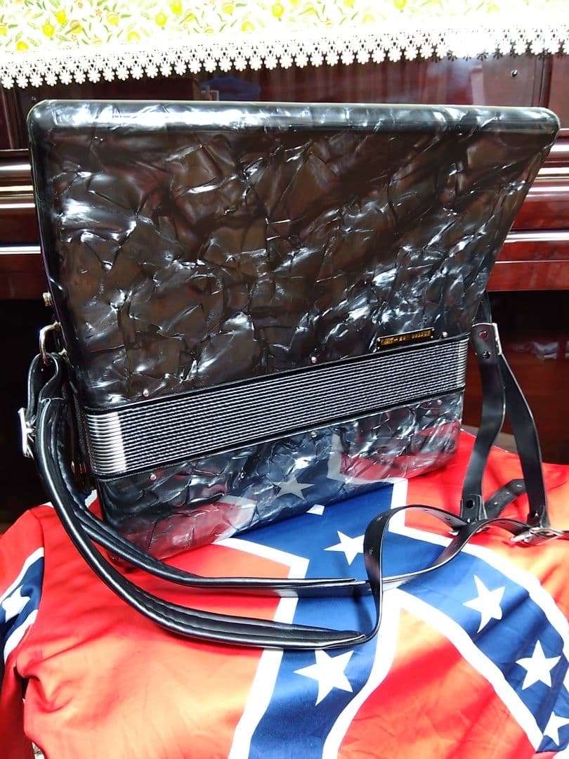 TOMBO Grandaile GT-60 アコーディオンケース付、簡易調律済