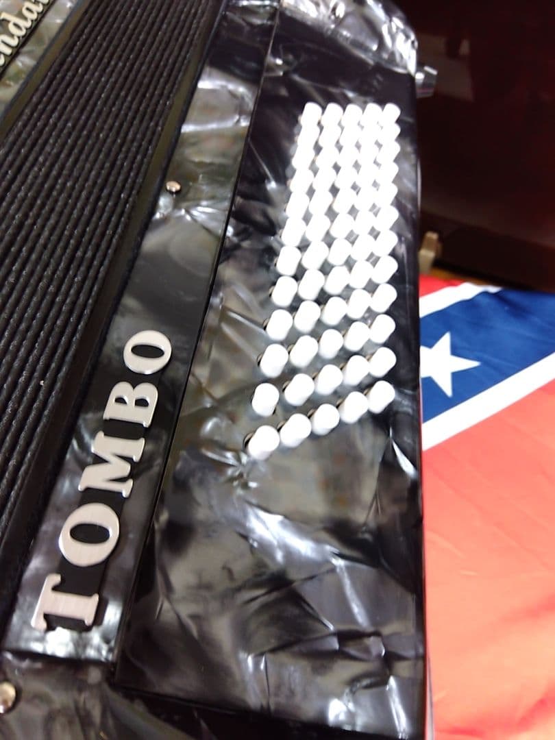 TOMBO Grandaile GT-60 アコーディオンケース付、簡易調律済