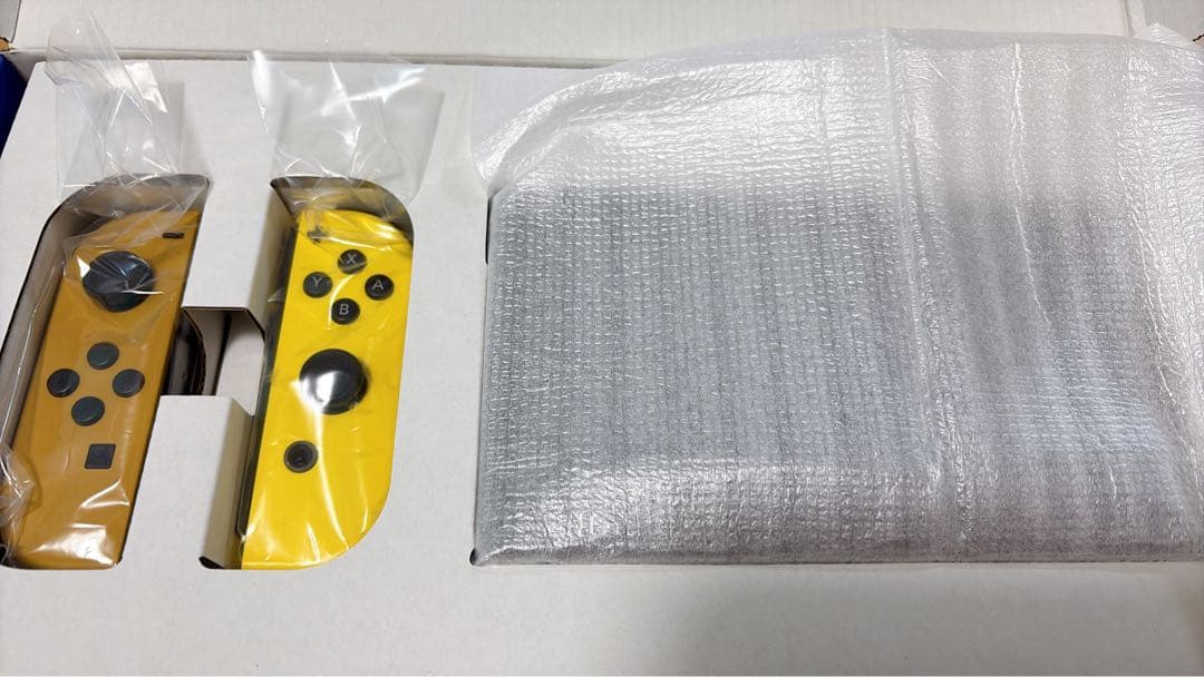 【美品】Nintendo Switch 本体 ピカブイ【メモリーカード付き】