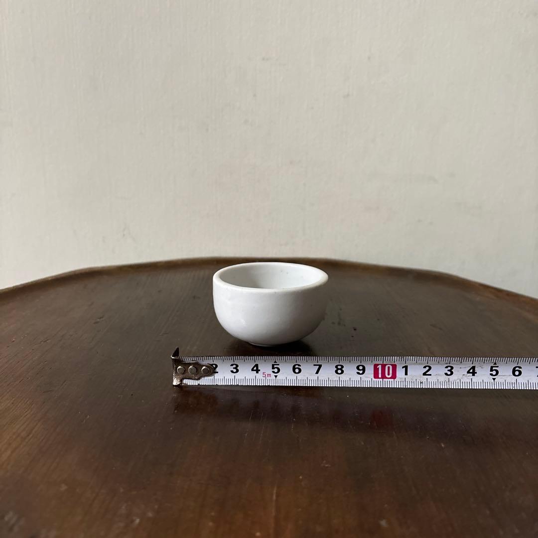 李朝　日帝時代　白磁ぐい呑み　筒盃　骨董　アンティーク　秦秀雄　白洲正子