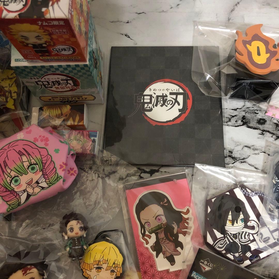 ノンジャンル　大量　まとめ売り　アニメグッズ　キャラクターグッズ　400点以上