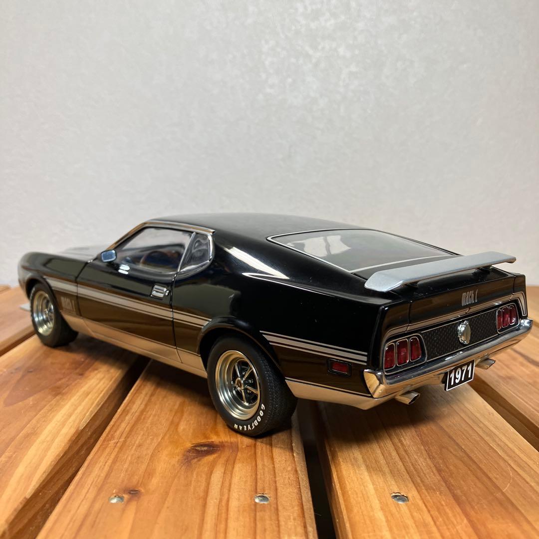 オートアート1/18 FORD MUSTANG MACH I BLACK