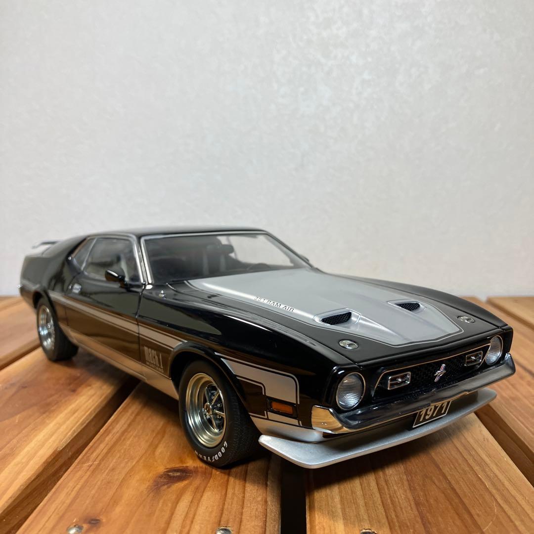 オートアート1/18 FORD MUSTANG MACH I BLACK