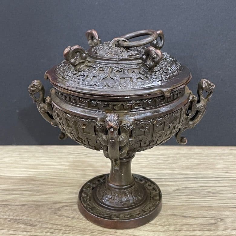 銅製 四獣樽蟠紋礼器 客間 玄関 書架 茶台 装飾品 現代工芸品 美術品 置物