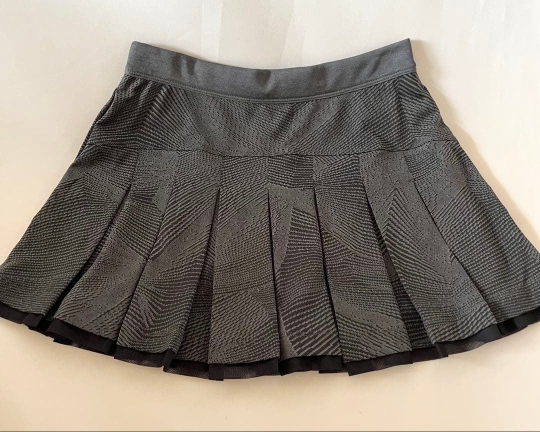 美品✨バボラ　プリーツスカート