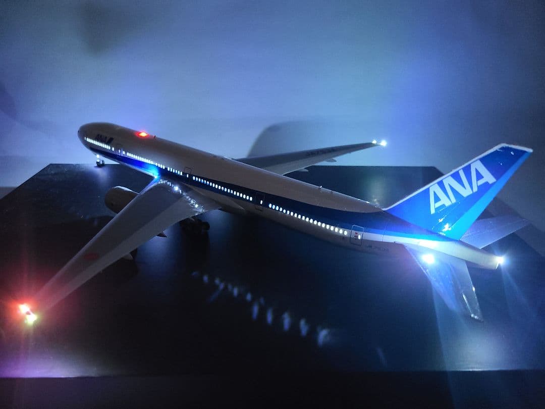 ANA ボーイング 777-300LED仕様 完成品
