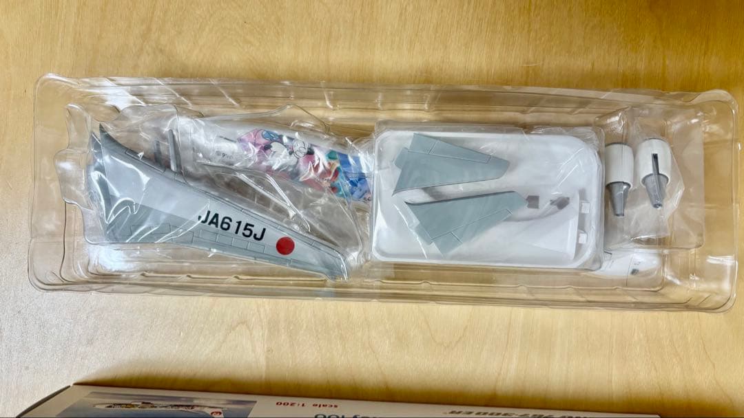 JAL ディズニー100周年塗装　 767-300 1:200