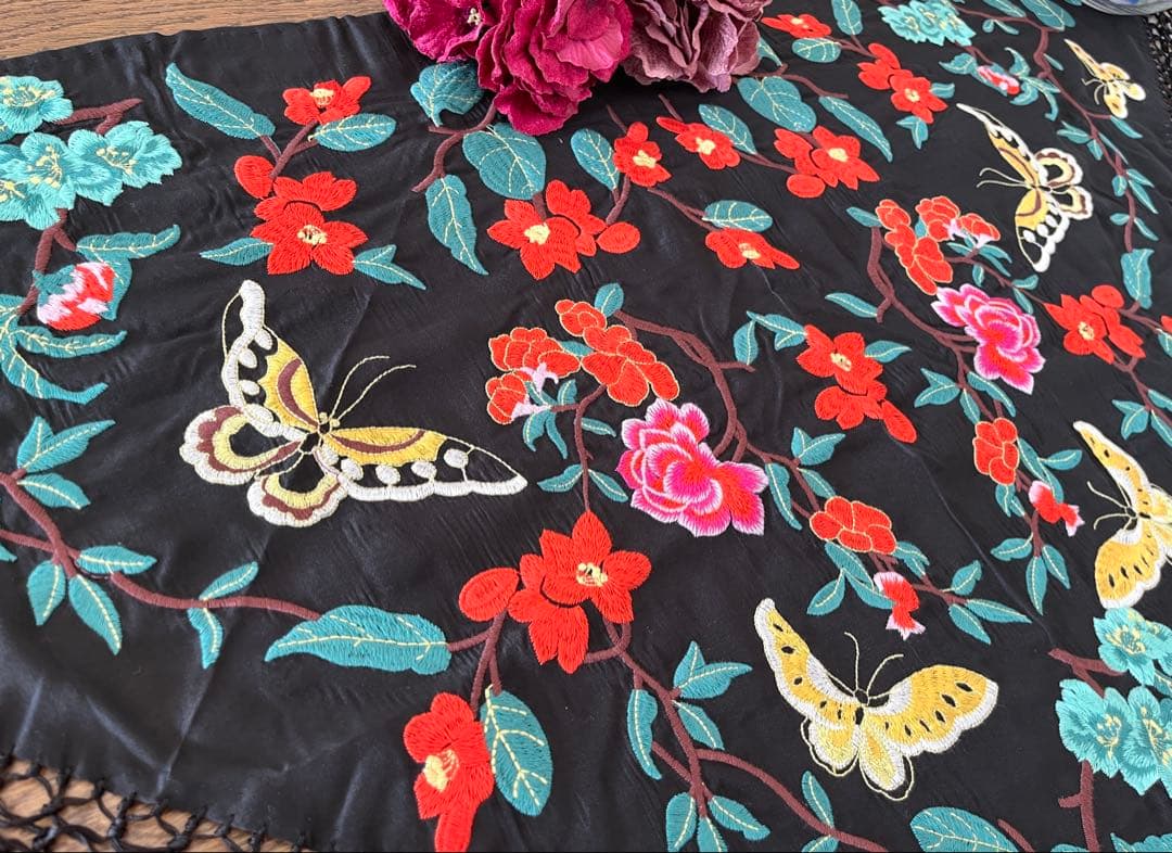 フラメンコ　刺繍シージョ ブラックxマルチカラーお花＆蝶々刺繍　ブラックフレコ